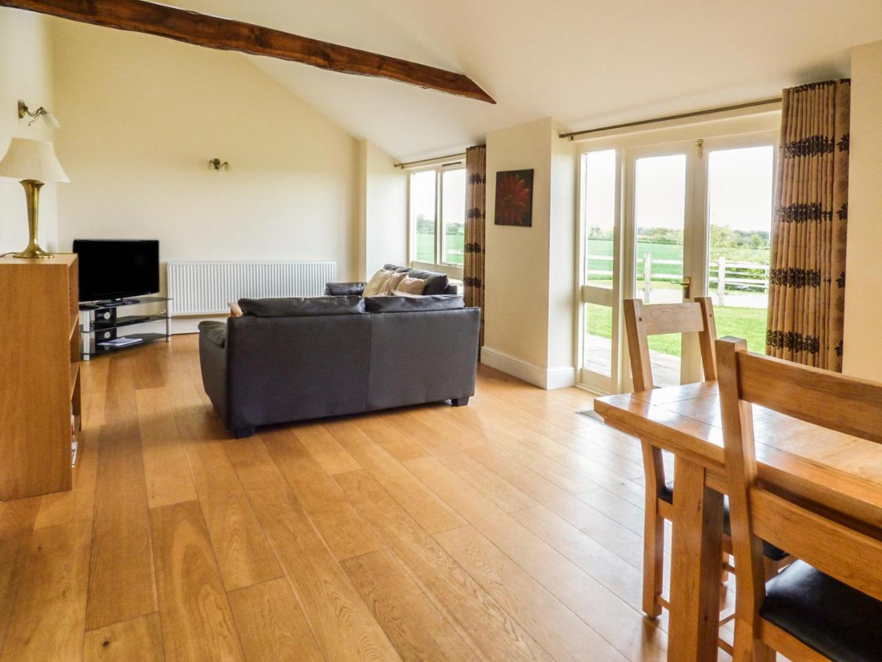 The Cart Shed Villa High Catton Bagian luar foto